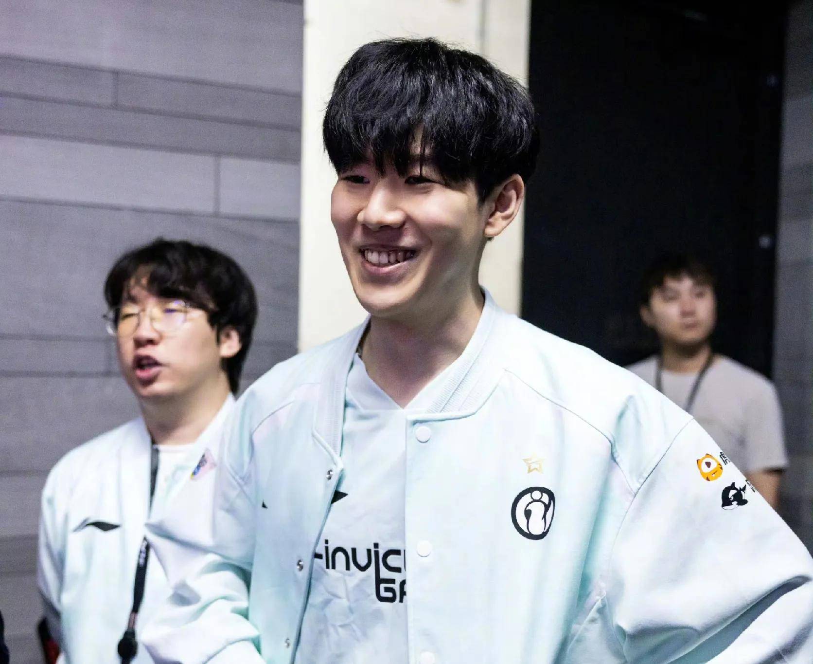 认为它难与 认为它难与