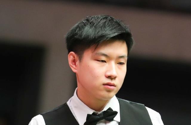 仅有一支球 仅有一支球